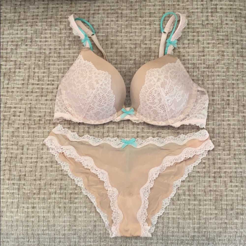 Victoria’s Secret Bra and Pantie Set, Like New